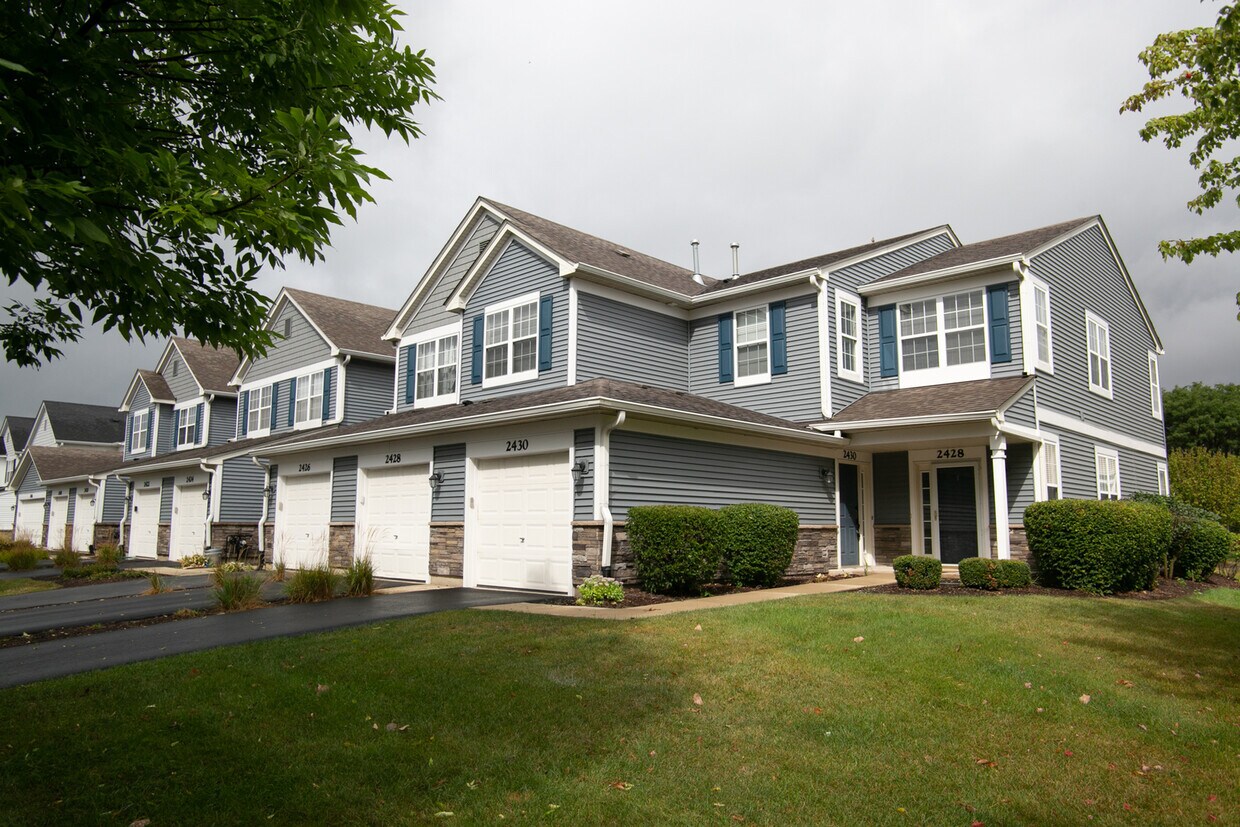 Foto principal - 2430 Golf Ridge Cir