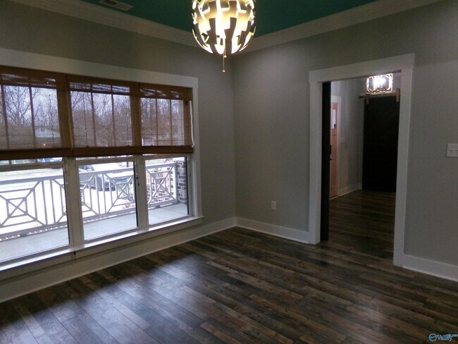 Foto del edificio - 505 Oshaughnessy Ave NE