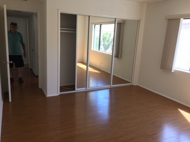 2nd bedroom - 8850 Alcott St