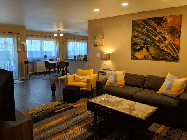 Foto del edificio - 8738 Delgany Ave