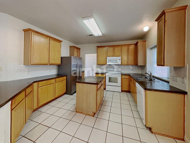 Building Photo - 4505 Clearlake Dr