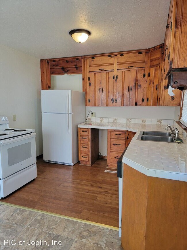 Building Photo - 2 br, 1 bath House - 1318 Michigan