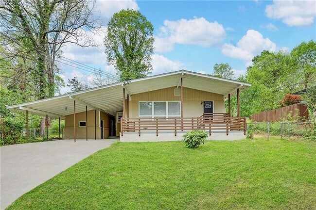 Building Photo - 562 Collingwood Dr
