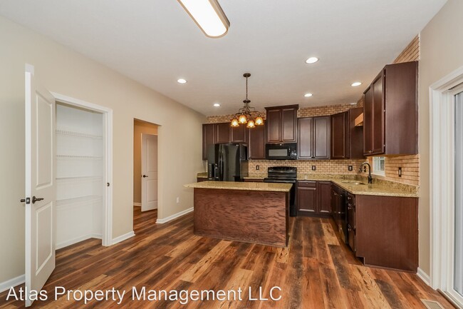 Building Photo - 4 br, 3.5 bath House - 1402 Apple Farm Drive