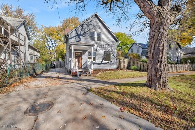 Building Photo - 2002 Valentine Ave