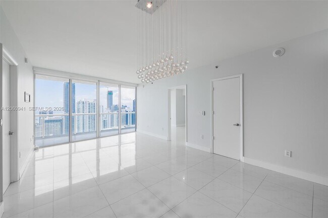 Foto del edificio - 495 Brickell Ave