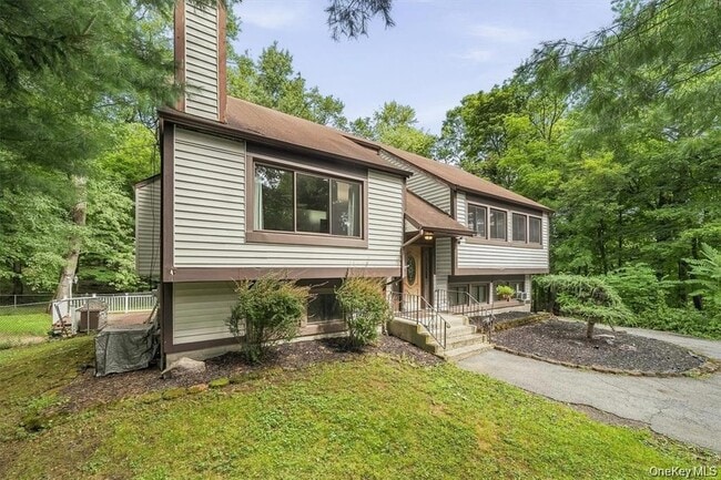 Building Photo - 383 NY-32