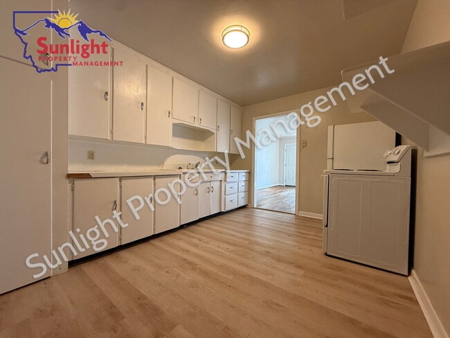 Building Photo - Affordable 2 Bed 1 Bath Apartment For Rent Laurel, MT