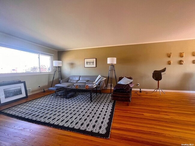 Building Photo - 24 Willets Ave