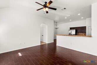 Building Photo - 586 Creekside Cir