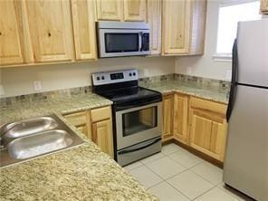 Building Photo - 6810 Deatonhill Dr