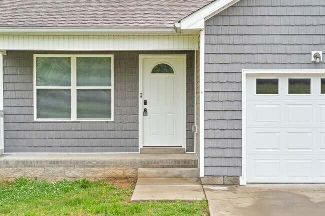 Building Photo - 1709 Evans Rd