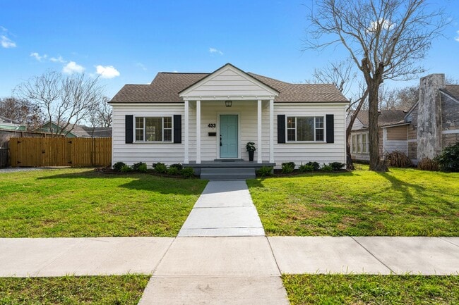 Building Photo - 433 Cole St