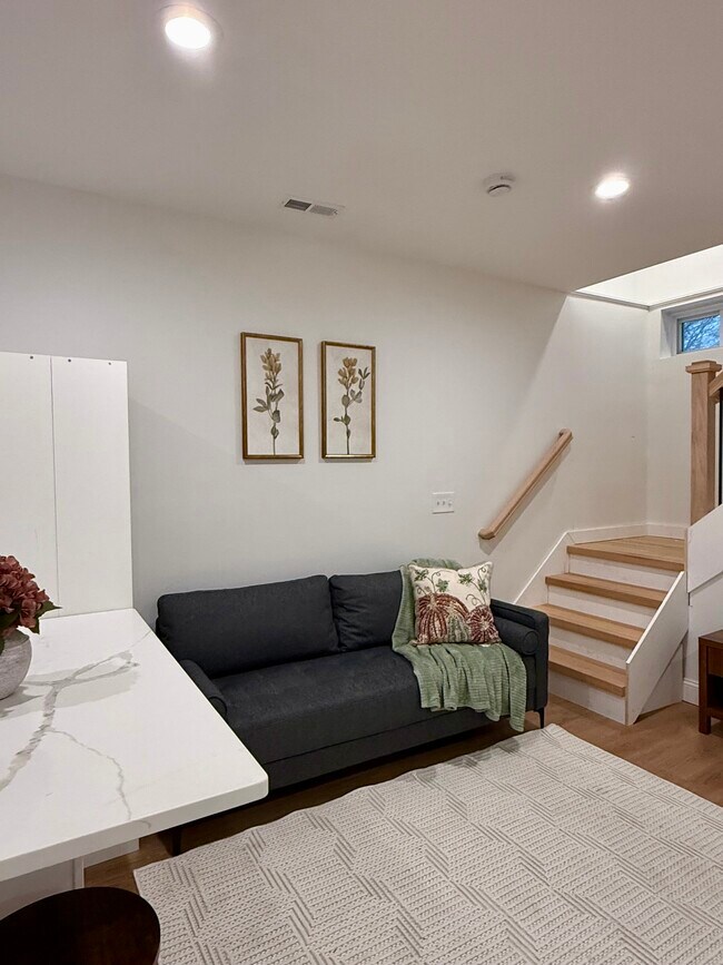 Foto del edificio - 55 Foster Rd