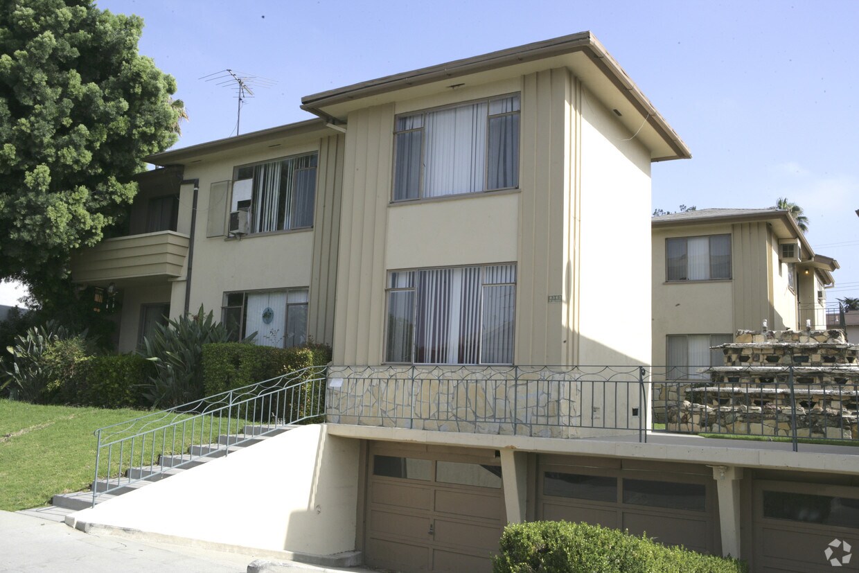 Foto principal - 8363 Sargent Ave
