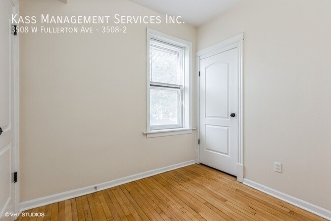 Foto del edificio - 3508 W Fullerton Ave