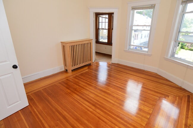 Building Photo - 100 Etna St