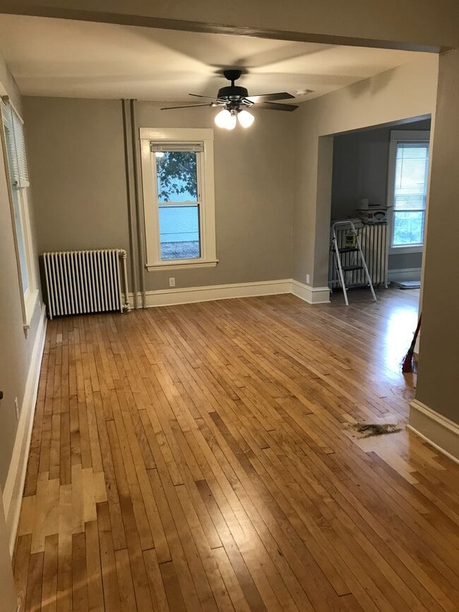 Building Photo - Updated House in Saint Paul.