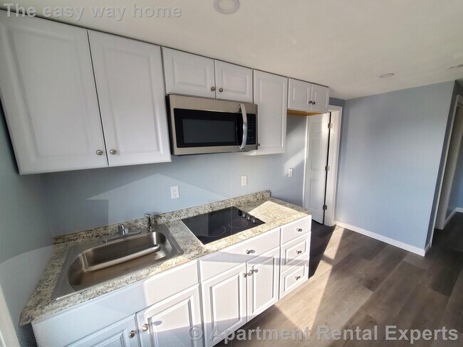 Building Photo - 289 Fellsway W