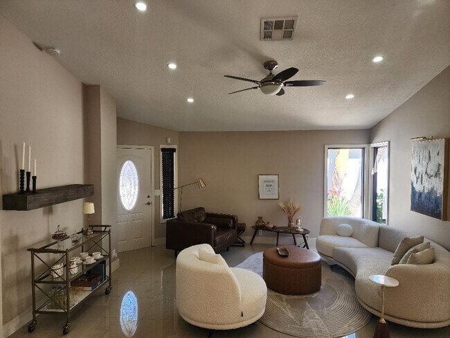 Foto del edificio - 3760 NW 19th St