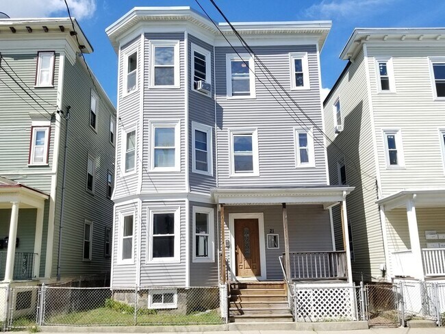 Building Photo - 21 Newport St