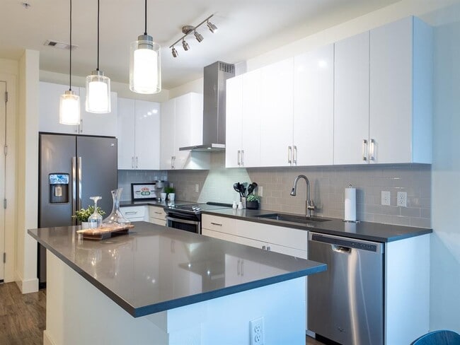 Building Photo - 6444 Burnet Rd