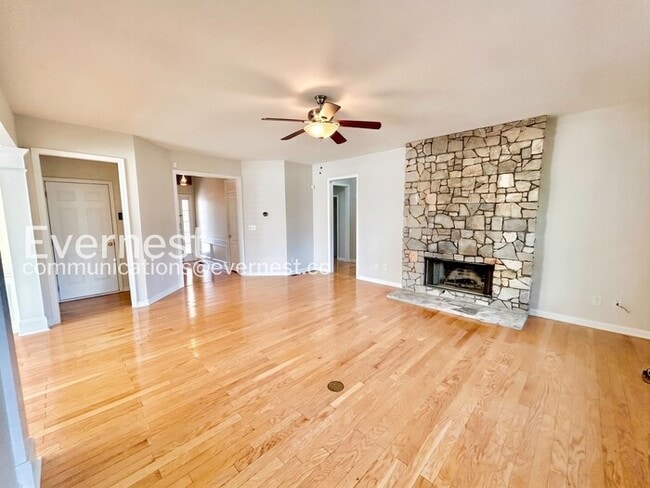 Foto del edificio - 6635 Cold Stream Dr