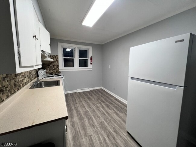 Building Photo - 13 US-206