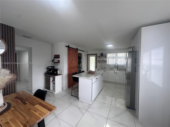 Foto del edificio - 22045 SW 114th Ave