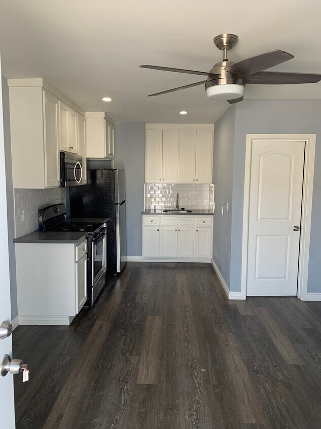 Kitchen - 131 S Orange Ave