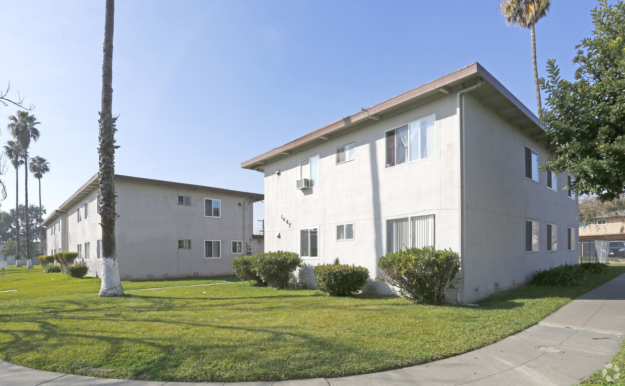 Primary Photo - Walnuts Woods Apartments