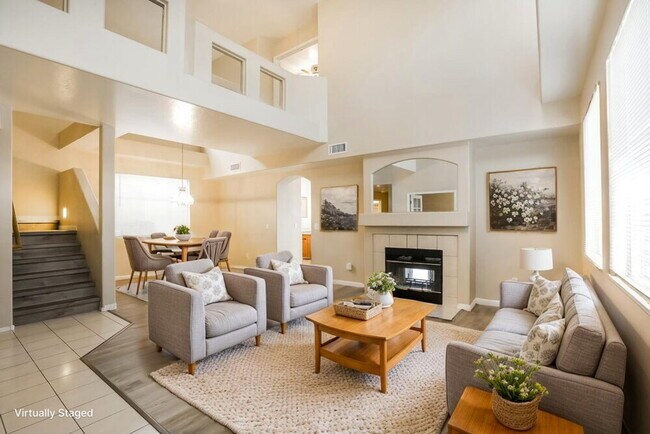 Foto del edificio - 1316 E Thunderhill Pl