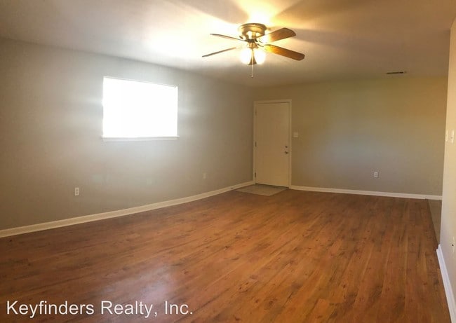 Building Photo - 2 br, 1 bath House - 475 Jennifer Jean Dr.