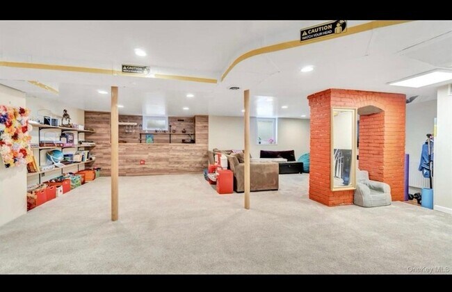 Foto del edificio - 143 Hallock St