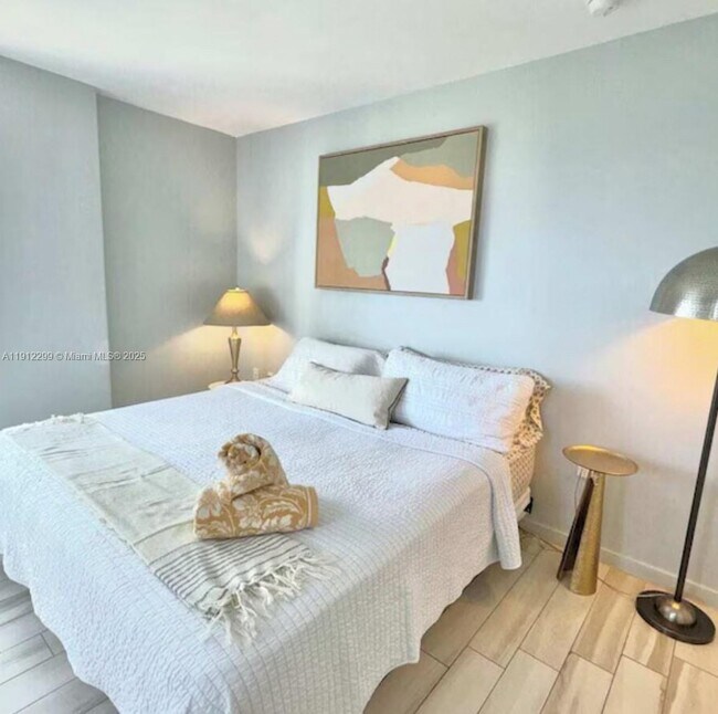 Foto del edificio - 481 NE 29th St