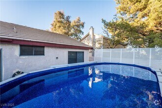 Building Photo - 2364 Belvedere Dr