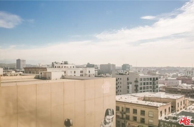 Foto del edificio - 460 S Spring St