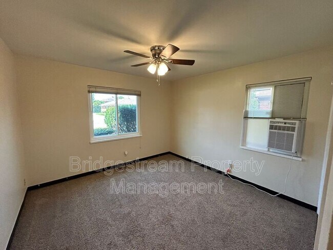 Foto del edificio - 530 Mossoak Dr