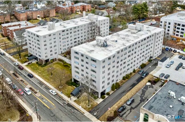 Building Photo - 893 Farmington Ave