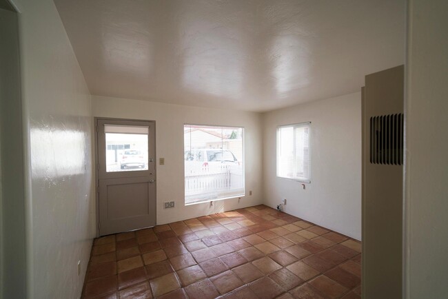 Building Photo - 741 Wave Crest Ct