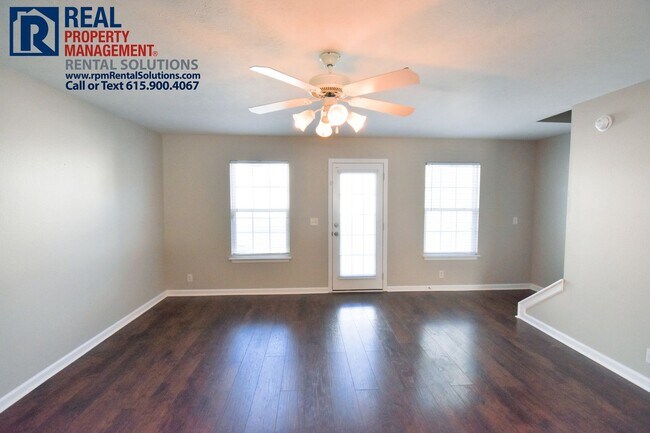 Foto del edificio - Great 3 bedroom townhome off S. Church!