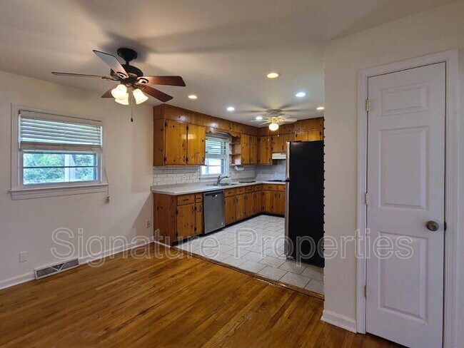 Foto del edificio - 204 Mt Pleasant Blvd