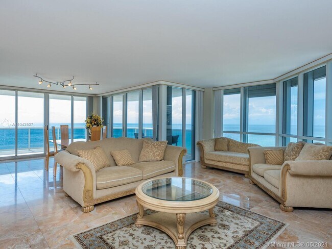Building Photo - 16711 Collins Ave
