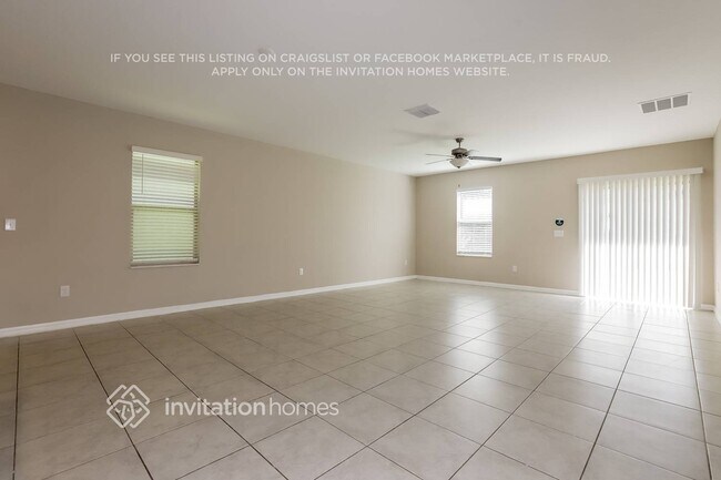 Foto del edificio - 1580 Blue Rose Dr
