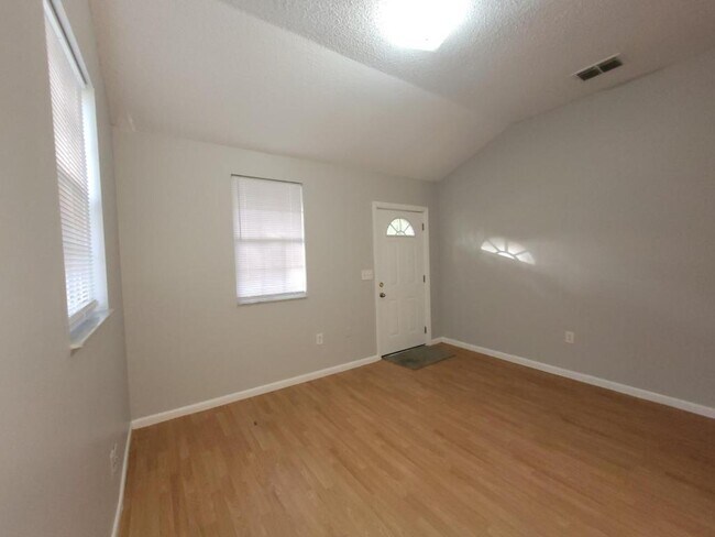 Foto del edificio - 238 N Lemon Ave