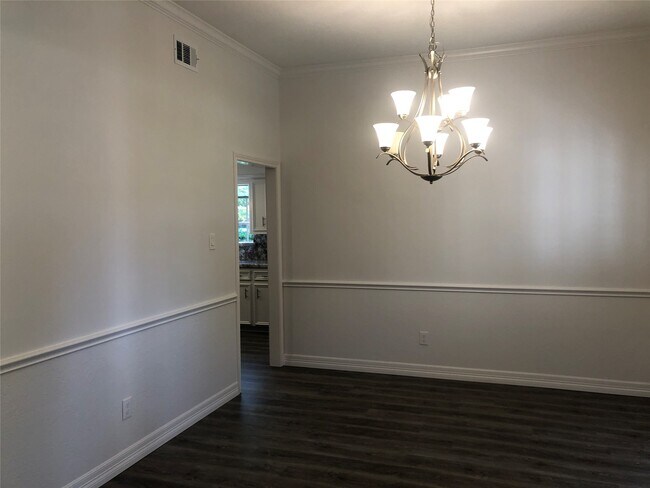 Foto del edificio - 135 Lakeside Dr