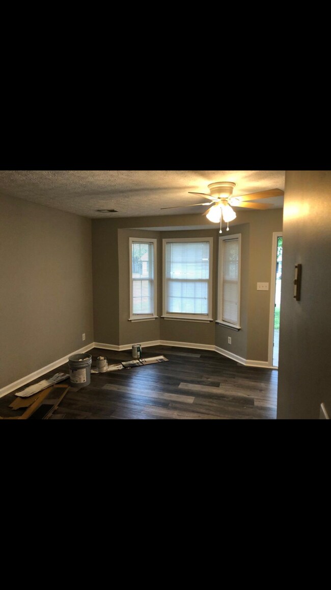 Building Photo - 1043 Shadow Ridge Ave