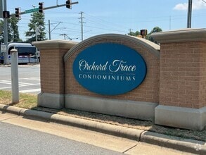 Building Photo - 201 Orchard Trace Ln