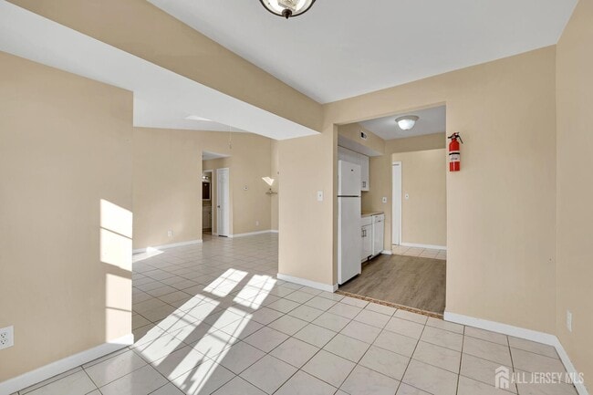 Building Photo - 275 Alpine Way