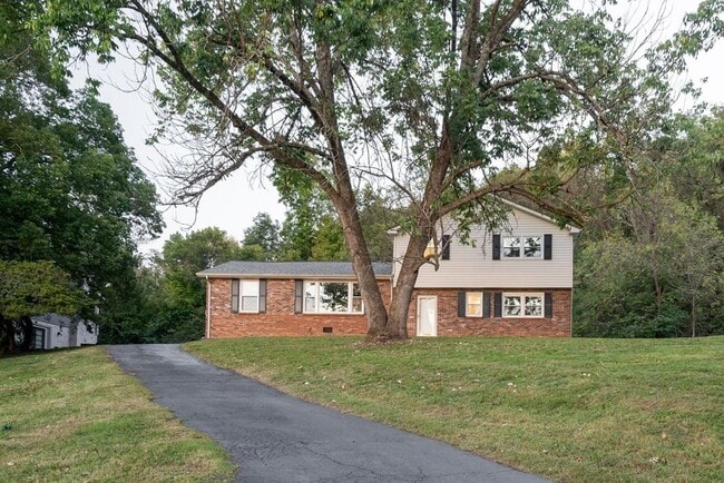 Photo - 342 Cross Timbers Dr House